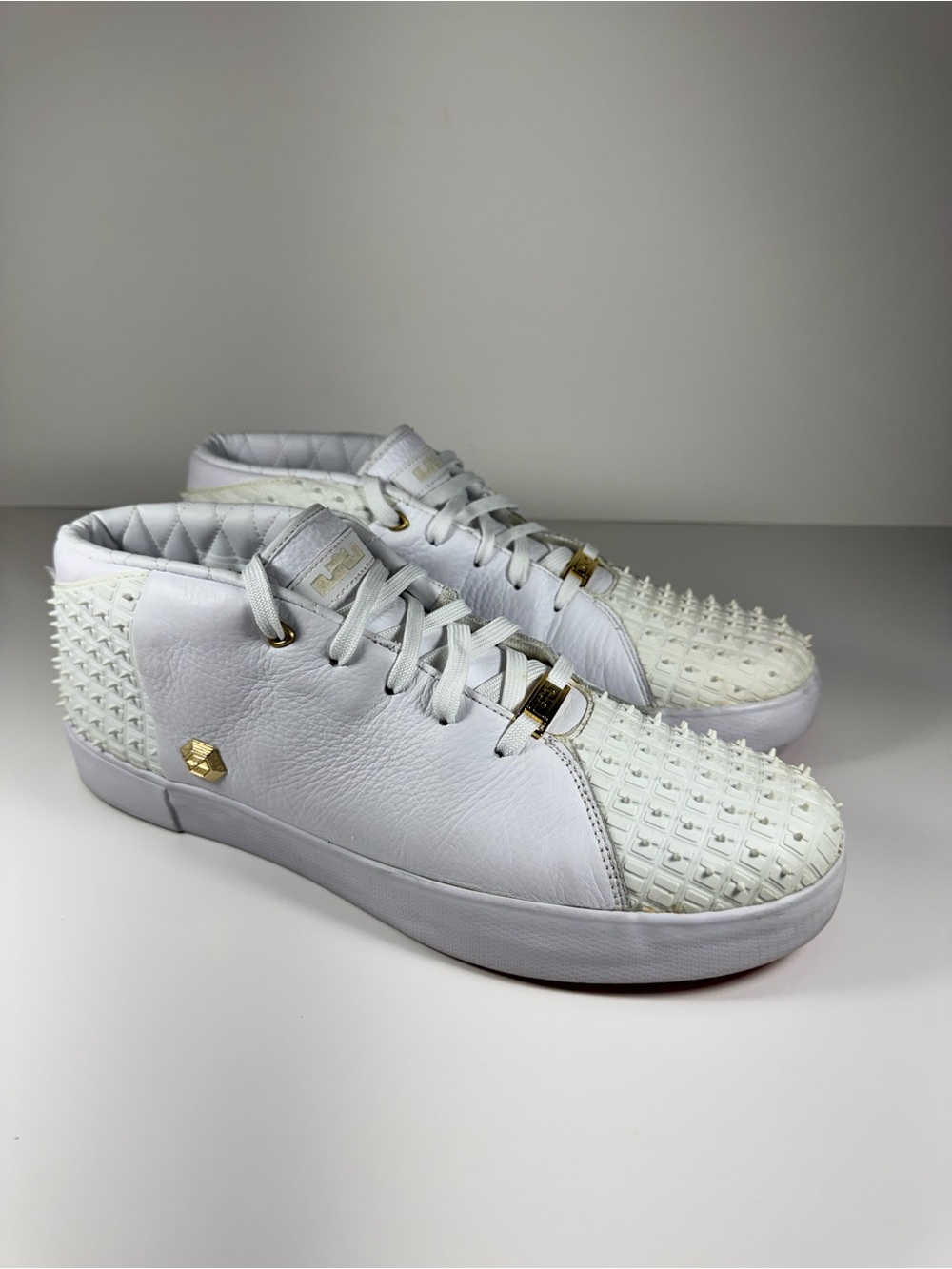 Nike LeBron 13 Lifestyle White Rubber City Studded Sneakers Men’s 11.5
